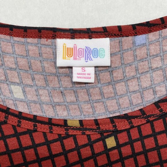 LuLaRoe Irma Dark Red Black Size Small High Low Tunic Length Geometric Pattern - Picture 3 of 9